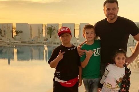 Emin Ağalarov övladları ilə - FOTO