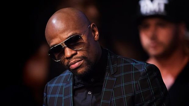 Американский боксер-профессионал оплатит похороны Джорджа Флойда