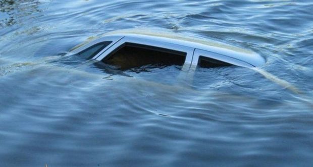 В Масаллы автомобиль упал в канал, есть погибший