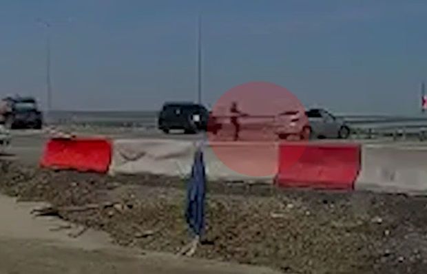 İş adamının maşını belə gülləbaran edildi — ANBAAN VİDEO