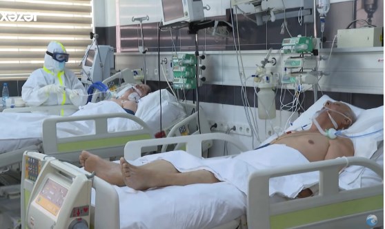 Azərbaycanda koronaviruslu xəstələrin dəhşətli görüntüsü: Boğulurlar - VİDEO