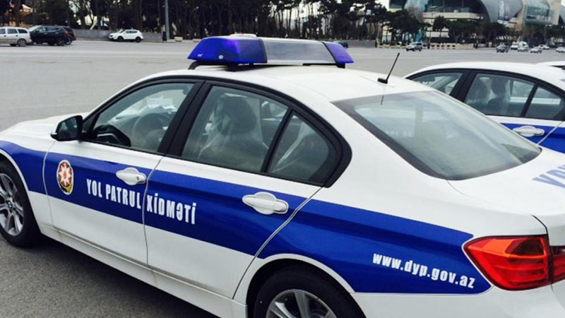 Bakıda inanılmaz hadisə - Polis maşınında uşaq dünyaya gəldi