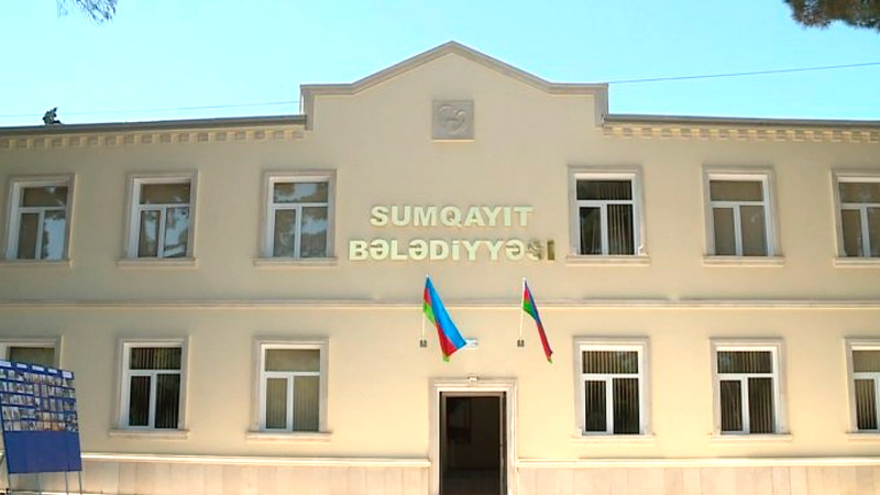 Sumqayıtda bələdiyyə sədri ilə həkim arasında QALMAQAL