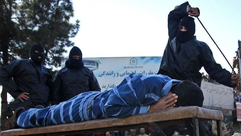 İranda qorxunc olay: Azərbaycanlılar şallaqlandı (FOTO)