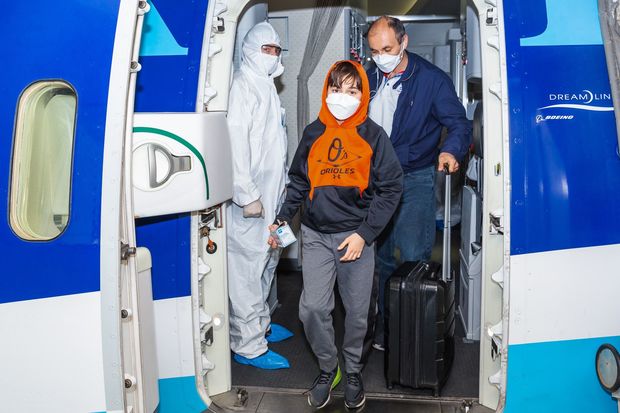 Nyu-Yorkdan 217 Azərbaycan vətəndaşı Bakıya gətirildi - FOTO