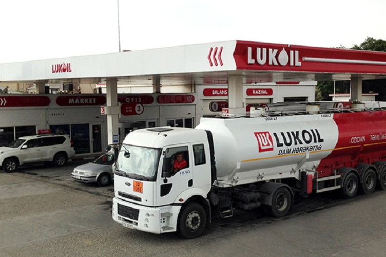 BİABIRÇILIQ: 'LUKOIL' şirkəti belə oğurluq edir - SÜRÜCÜ DANIŞIR