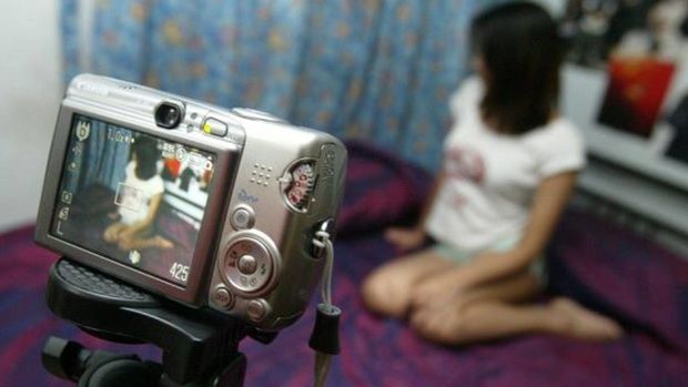 Məktəbli qız onu intim fotosu il hədələyən keçmiş sevgilisinə dərs verdi - FOTO