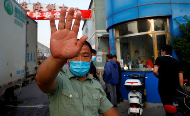 Çində daha bir şəhərdə koronavirusla bağlı hərbi vəziyyət elan edilib