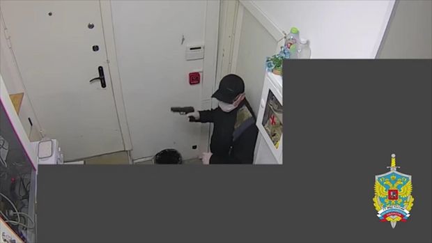 Banka silahla basqın edən şəxs əliboş qayıtdı - VİDEO