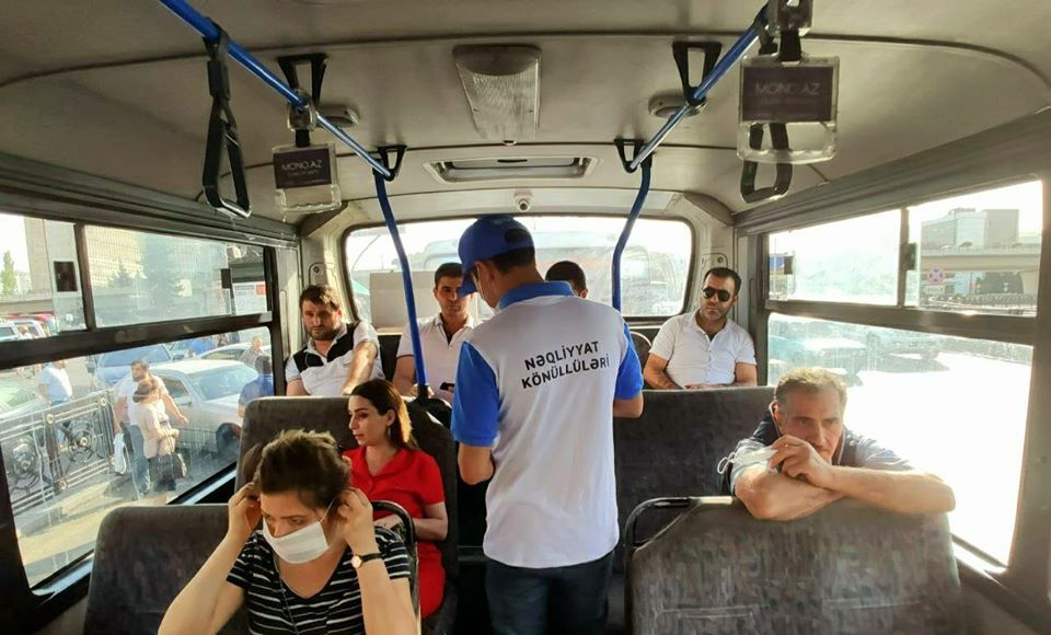 Bakı Nəqliyyat Agentliyi vətəndaşlara tibbi maska paylayıb