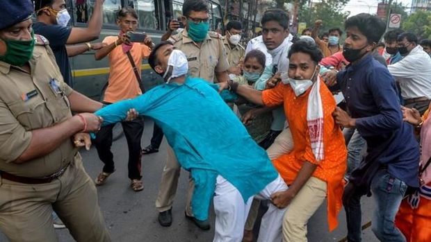 Əl öpərək koronavirusu müalicə edəcəyini iddia edən şəxs bu virusdan öldü