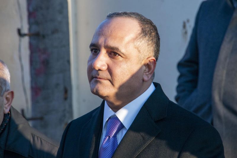 Deputatın şirkətləri Milli Onkologiya Mərkəzində tenderləri necə