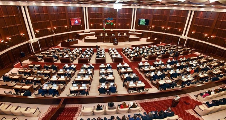Завтра пройдет пленарное заседание внеочередной сессии Милли меджлиса