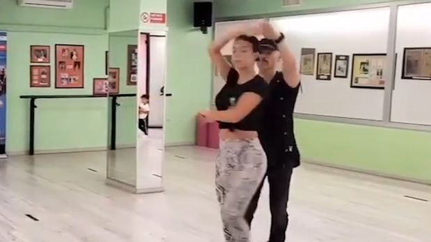 Ronaldunun sevgilisi başqa kişi ilə rəqs etdi - VİDEO