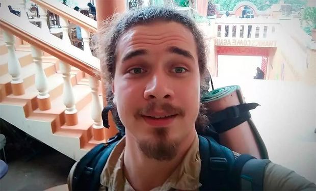 Həmkarları yoldan götürdüyü böcəyə görə 40 il həbs gözləyən alimə dəstək oldular - VİDEO