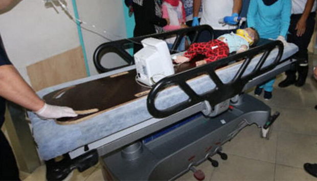 İki yaşlı uşaq eyvandan yıxıldı - ANBAAN VİDEO