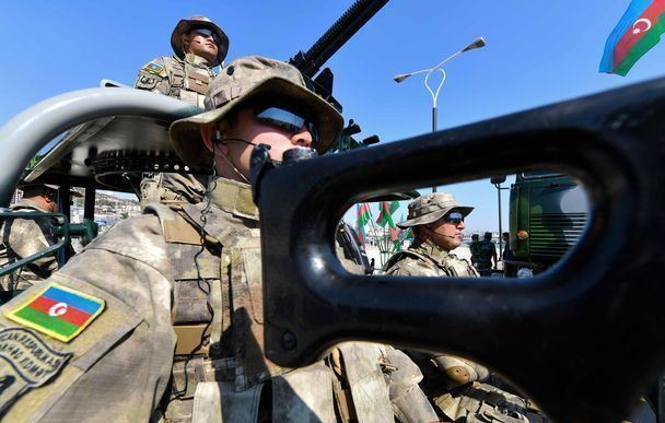 Азербайджанские военнослужащие примут участие в военном параде в Москве