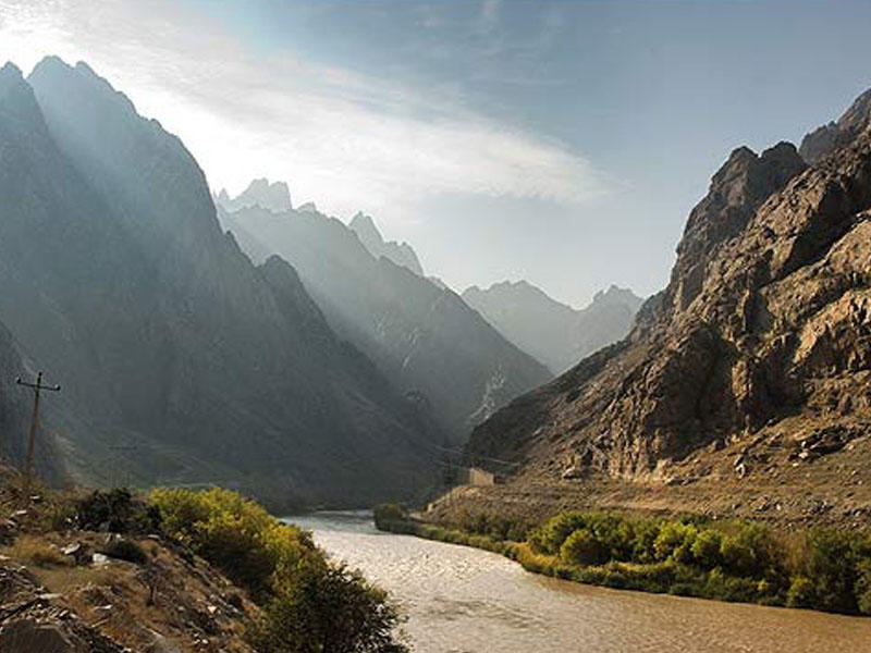 İran Arazın sahil bəndlərini hündürləşdirir