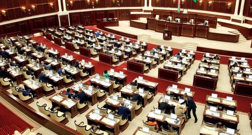 На сегодняшнем внеочередном заседании депутаты Милли меджлиса обсудят 16 вопросов