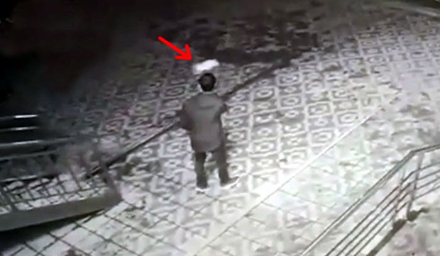 Cəmi bir neçə addımı onu ölümdən xilas etdi - VİDEO