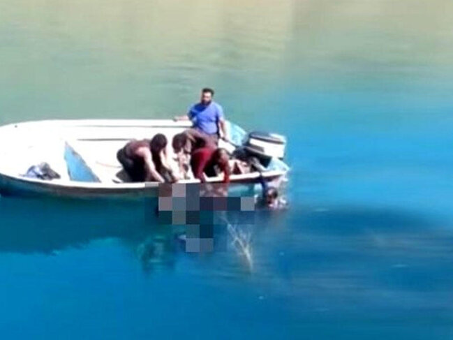 Oğlanla qız əllərini bir-birinə bağlayıb, özlərini çaya atdılar - İntihar səbəbi dəhşətə gətirir