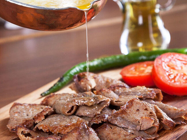 Dönərxanada işləyən 17 nəfərdə koronavirus tapıldı, bağlandı - FOTO