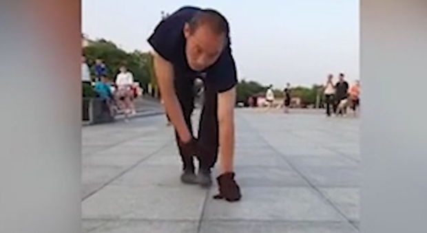 30 ildir xəstələnməyən kişi sağlamlığınıın sirrini açdı - VİDEO