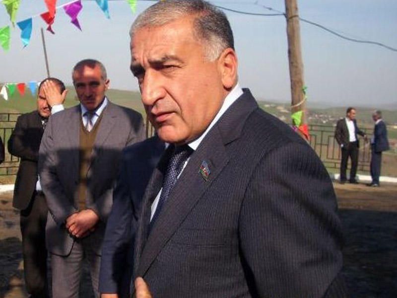 Deputat karantin qaydalarını belə pozdu — FOTOLAR