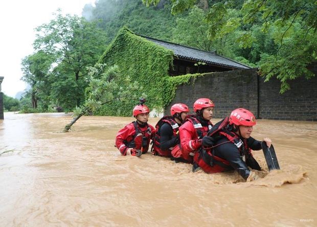 Çində leysan yağışları onlarla insanın ölümünə səbəb oldu