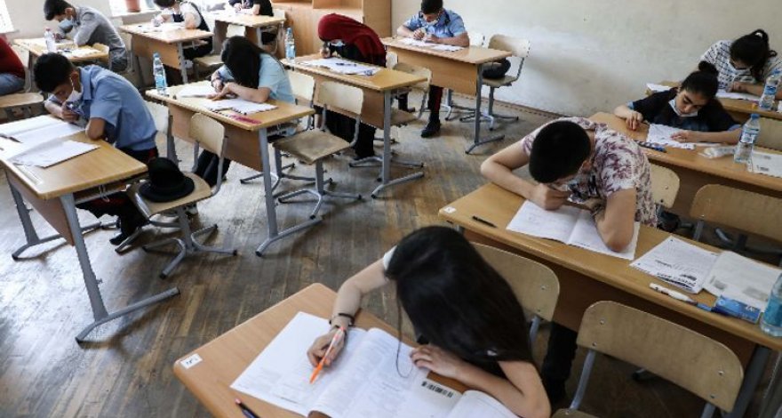 В Азербайджане названы школы, показавшие лучшие результаты на выпускных экзаменах 11-х классов