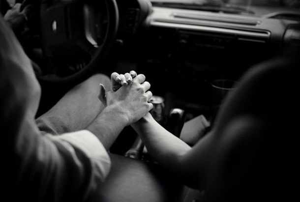 Arvadını müdirin maşınında tutdu — Azərbaycanda şok