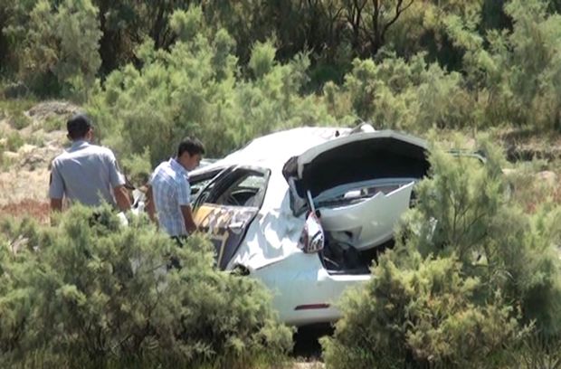 Lerikdə maşın dərəyə yuvarlanıb: Ölənlər və yaralananlar var