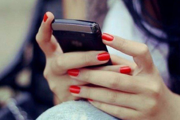 Bakıda gənc qızın telefonu küçədə oğurlandı - ANBAAN VİDEO