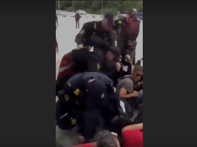 Sosial məsafəni qorumayanları polislər BELƏ DÖYDÜLƏR - VİDEO