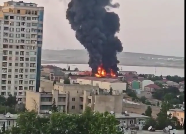 SON DƏQİQƏ: Bakıda zavodda güclü partlayış - YANĞIN BAŞLAYIB... / VİDEO