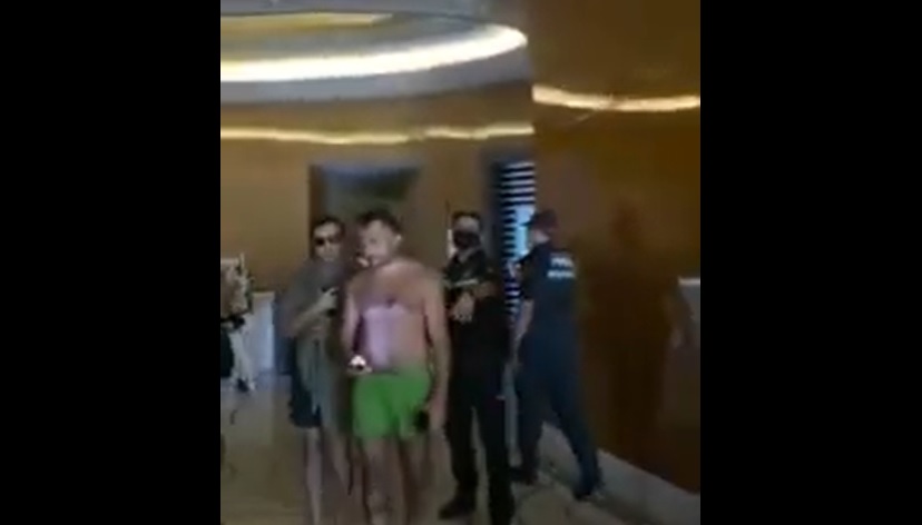 Polis “Fairmont otel”də əməliyyat keçirdi - Hovuzda dincələnləri cəzalandırdı (VİDEO)