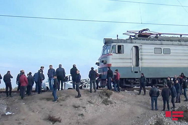 Qatar yük maşını ilə toqquşdu - Azərbaycanda