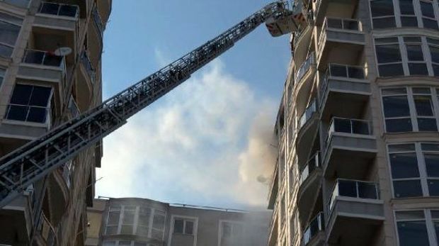 Ayrılığı həzm edə bilməyən kişi keçmiş sevgilisinin evini külə çevirdi