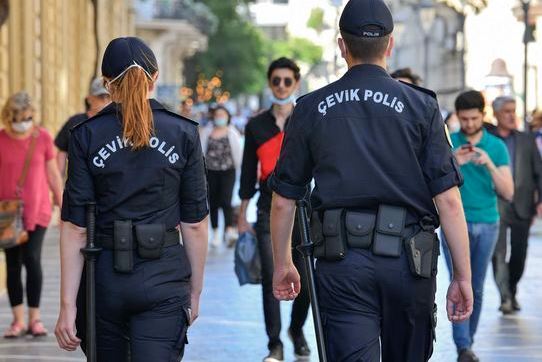 В Азербайджане два офицера полиции скончались от коронавируса