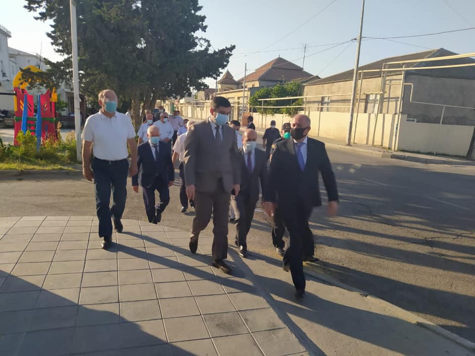 Əziz Əzizov Suraxanı rayonu ərazisində xüsusi karantin rejiminin tələblərinin icrasına şəxsən nəzarət edir - FOTOLAR