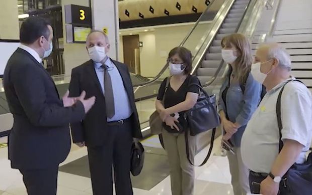 Türkiyə və Rusiyada koronavirus sahəsində çalışan bir qrup mütəxəssis Azərbaycana gətirildi - VİDEO