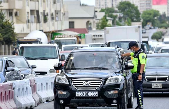 В Баку восстановлены полицейские посты