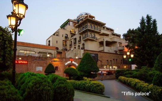 Azərbaycan belə talanır: 70 yaşlı məmurun milyonluq seyrəngahı... - FOTOLAR