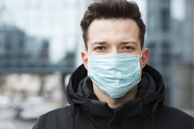 Çirkin adam koronavirusu həyatının ən gözəl hadisəsi adlandırdı