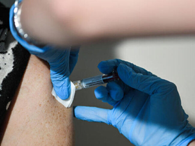 Virusoloqdan koronavirus dərmanlarının ziyanları ilə bağlı XƏBƏRDARLIQ