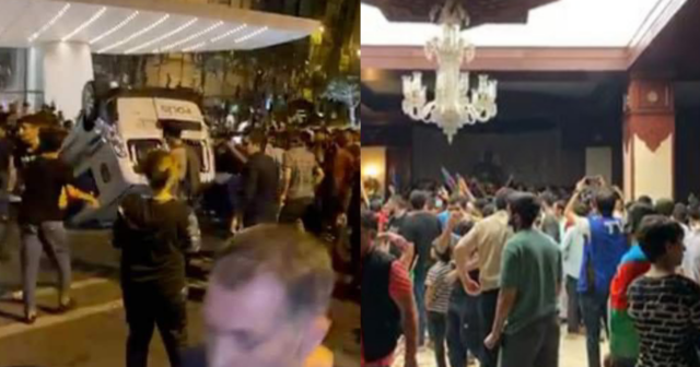 Təxribatçılar polis maşınını aşırdılar - Milli Məclisə basqın oldu – FOTO - VİDEO