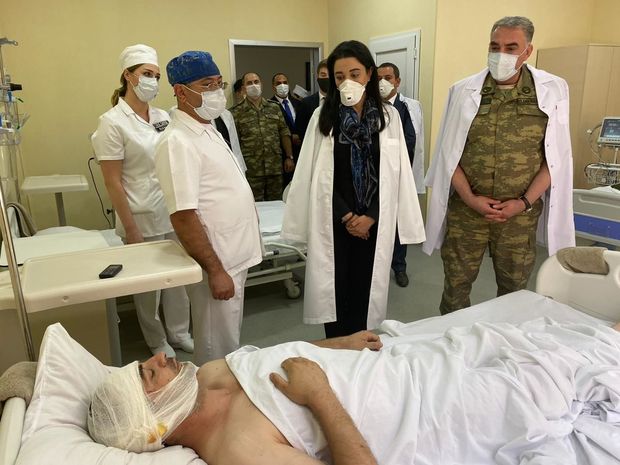 Омбудсмен посетила военнослужащих, получивших ранения в боях - ФОТО