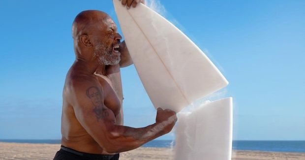 Mayk Tayson ağ köpək balığı ilə döyüşəcək - VİDEO