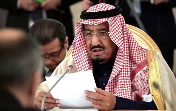 Özünütəcrid rejimində yaşayan Səudiyyə Ərəbistanı kralı xəstəxanaya yerləşdirilib