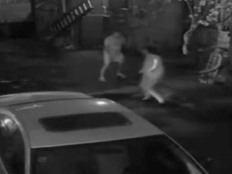 İt qadını dişləyib küçə ilə SÜRÜDÜ - VİDEO